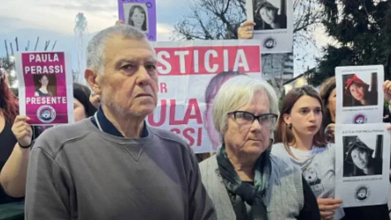 Marcha por Paula Perassi en San Lorenzo al cumplirse 15 años de su desaparición