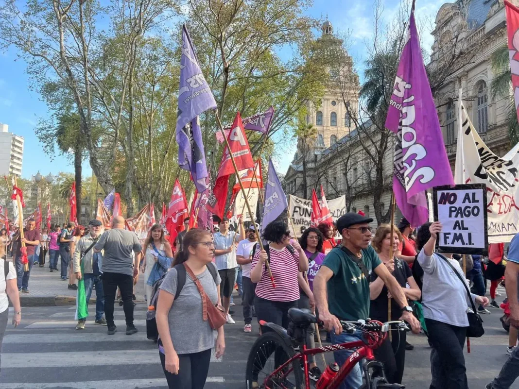 Marcha de la Bronca en Rosario