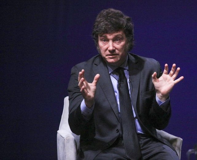 Javier Milei durante una entrevista con el medio Le Point
