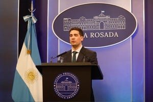 Adrián Ravier en conferencia de prensa en Casa Rosada