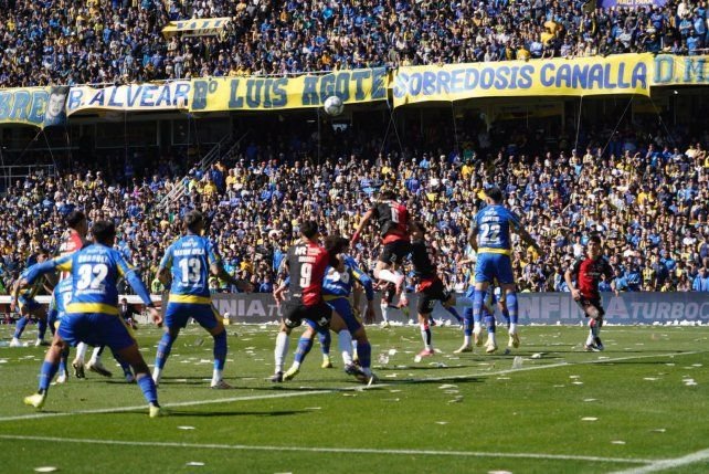 Estadio Gigante de Arroyito durante el clásico rosarino