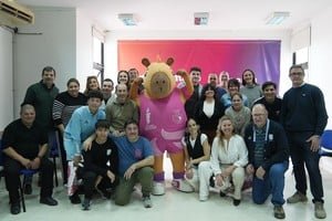 Entrega de becas a deportistas santafesinos para los Juegos Suramericanos 2026