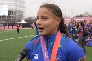 Valeria Rebanales, arquera de la selección de Venezuela, durante un partido de los Juegos Suramericanos en Santa Fe