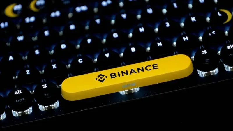 Logo de Binance en una pantalla
