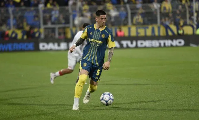 Franco Ibarra, volante de Central, durante un entrenamiento