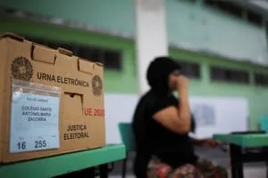 Urnas electrónicas en Brasil durante el balotaje presidencial