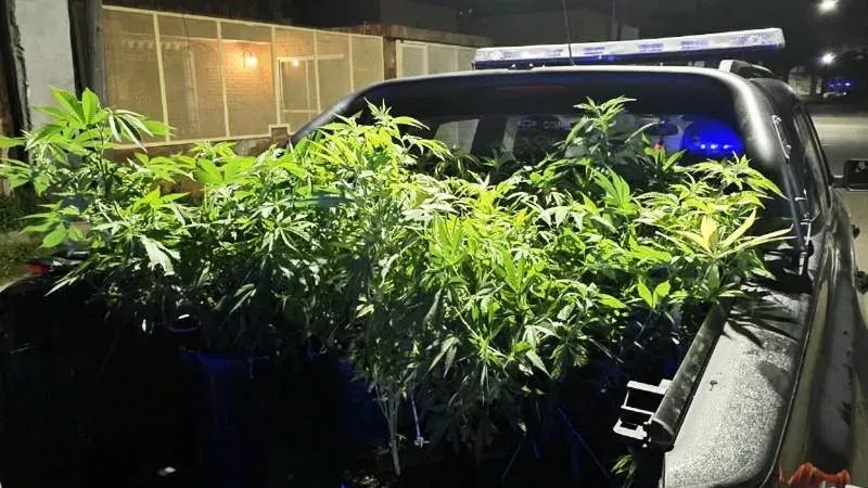 Móvil policial en un procedimiento en barrio Ludueña, Santa Fe