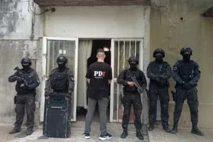 Móvil policial en la ciudad de Santa Fe
