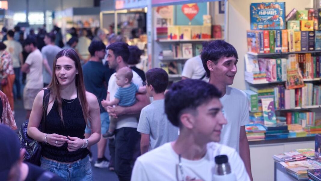 Interior del Cultural Fontanarrosa durante la Feria Internacional del Libro de Rosario