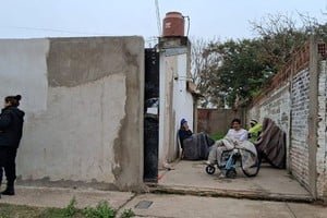 Fachada del inmueble donde funcionaba el geriátrico clandestino en barrio Nuevo Horizonte, Santa Fe