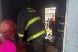 Vivienda precaria afectada por un incendio en barrio Pompeya, Santa Fe