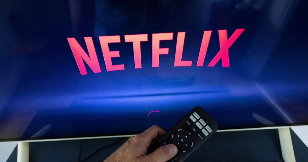 Logotipo de Netflix sobre fondo oscuro con la lista de películas más vistas en México