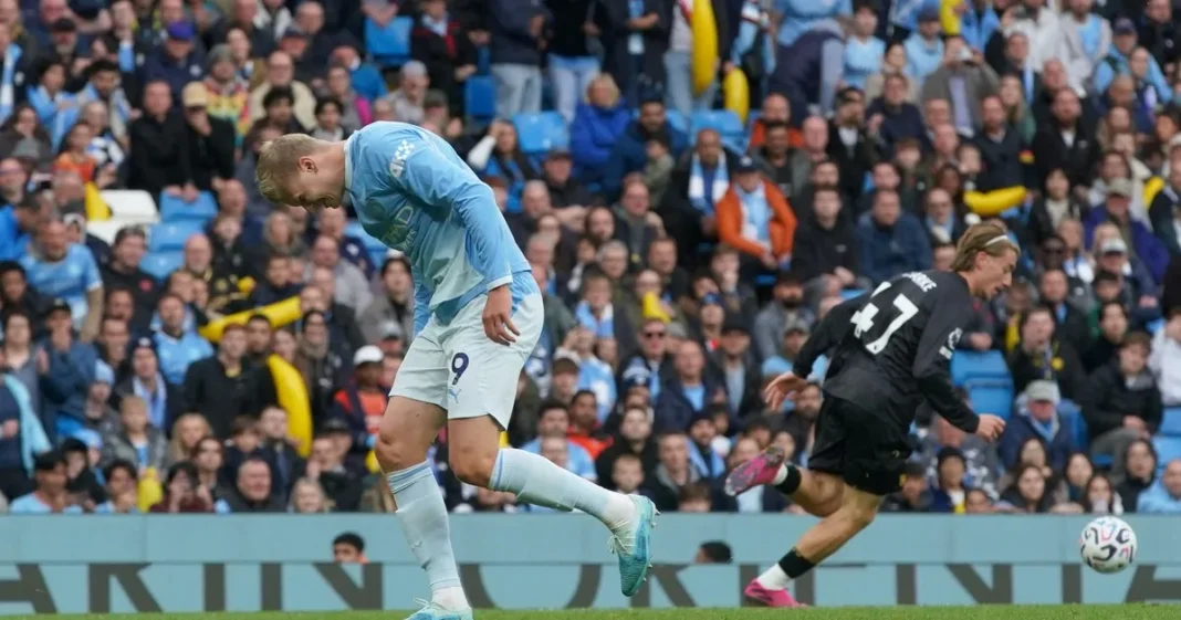 Erling Haaland celebra un gol con la camiseta del Manchester City
