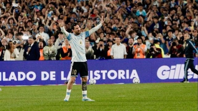 Lionel Messi durante su partido despedida con la selección argentina en el estadio Monumental