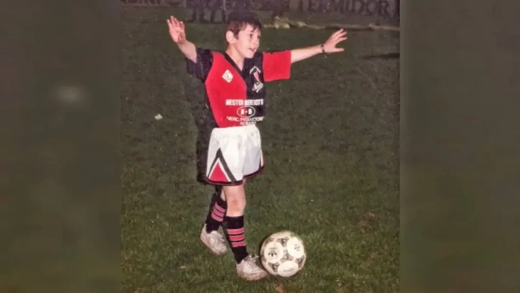 Lionel Messi con la camiseta de Newell's Old Boys