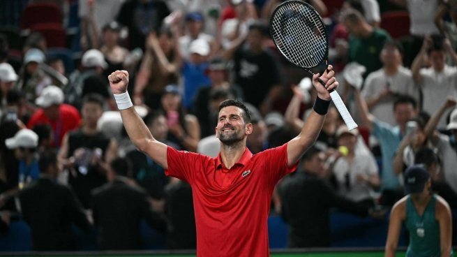 Novak Djokovic durante su partido contra Alexander Zverev en el ATP 500 de Beijing