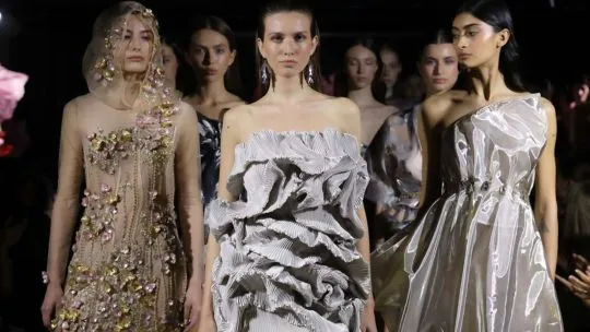 Desfile de la colección ANTEA de Nuria Bueno en el Hotel Casa Lucía de Buenos Aires