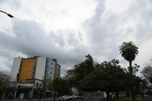 Cielo nublado sobre la ciudad de Santa Fe