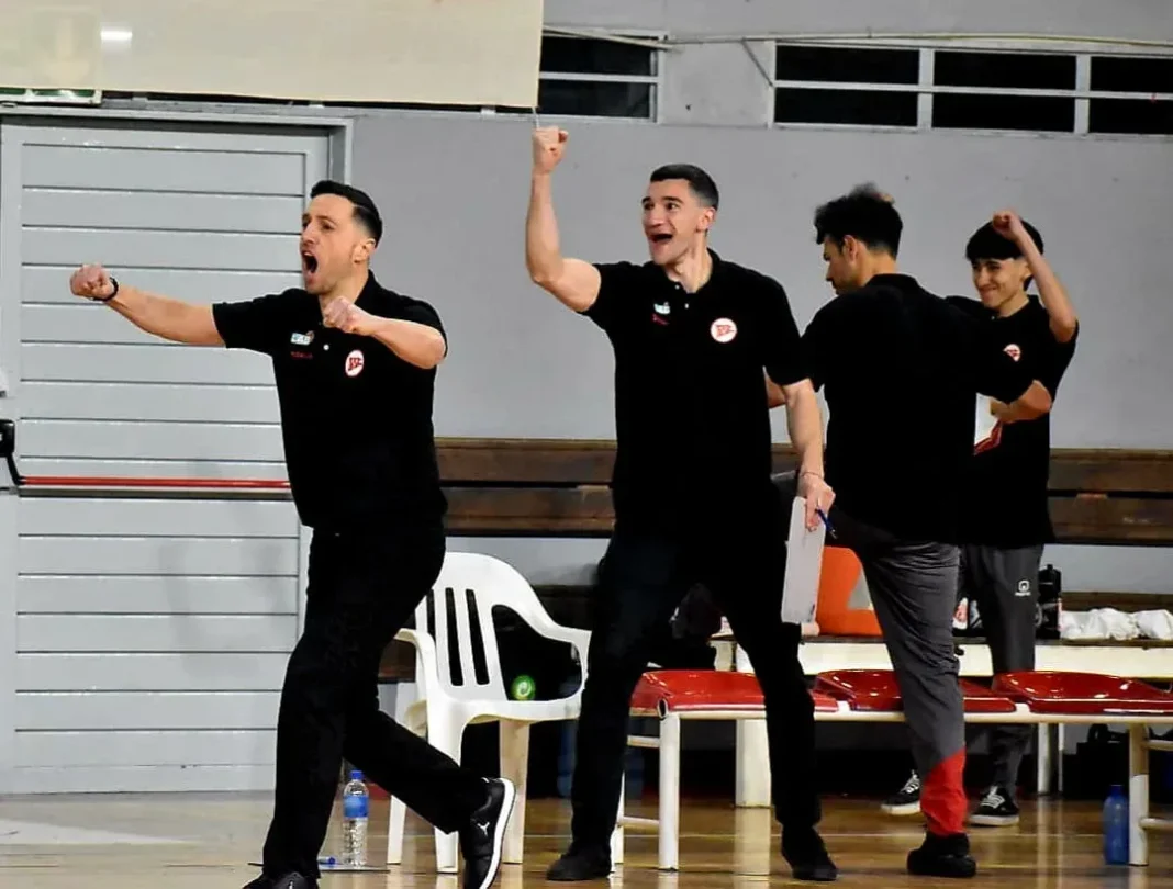 Jugadores de Provincial celebrando la victoria ante La Unión de Colón