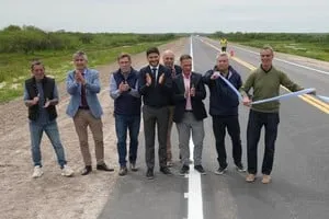 Gobernador Maximiliano Pullaro durante la inauguración de obras viales en el departamento San Justo