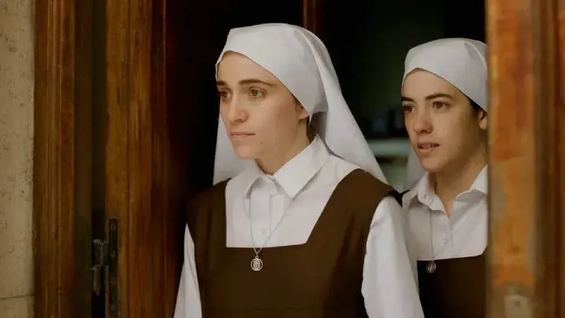 Fotograma de la serie 'Cautiva' que recrea el convento de Nogoyá