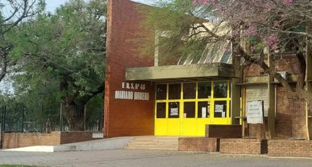Fachada de la Escuela Mariano Moreno de San Cristóbal