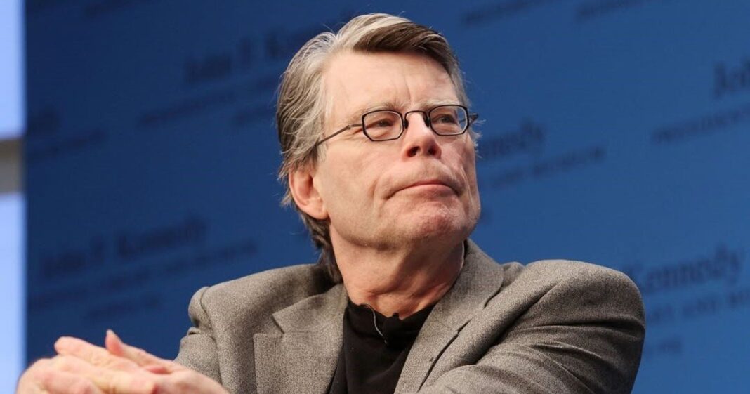 Stephen King en una firma de libros en 2011
