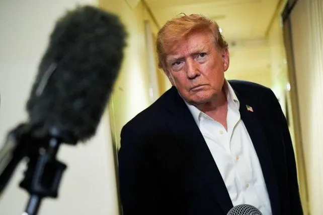 Donald Trump durante una declaración ante periodistas