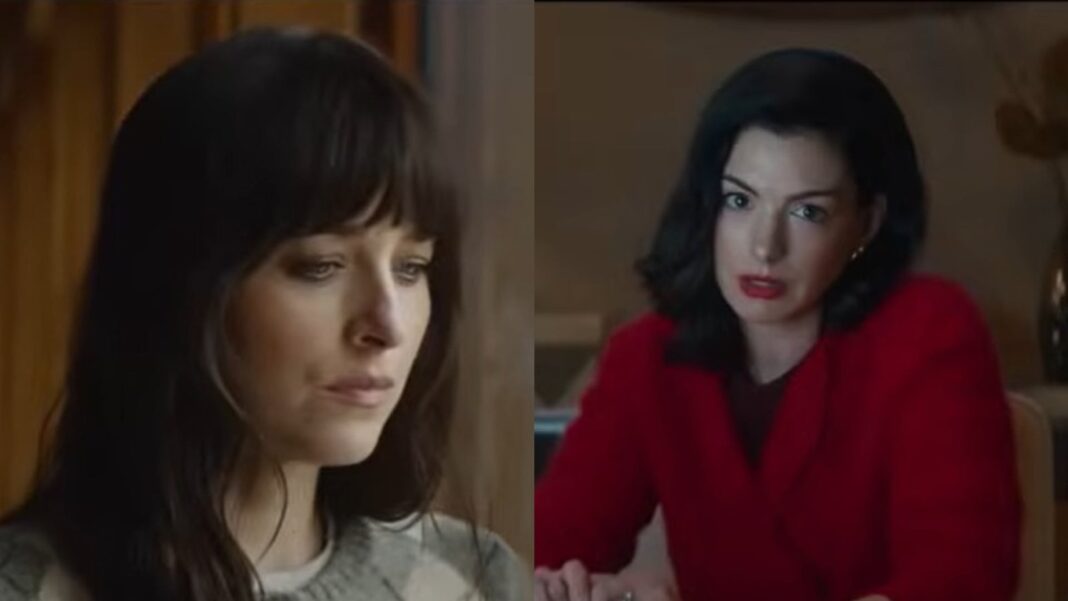 Anne Hathaway y Dakota Johnson en una escena de la película Verity